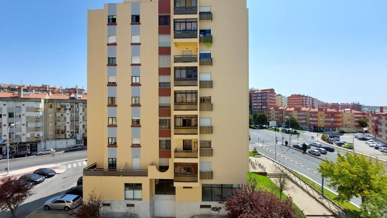 Apartamento Enjoy Lisbon Cascais Sintra 1200 Metres To Metro Blue Line Sintra Rail Line Free Parking Amadora Exterior foto