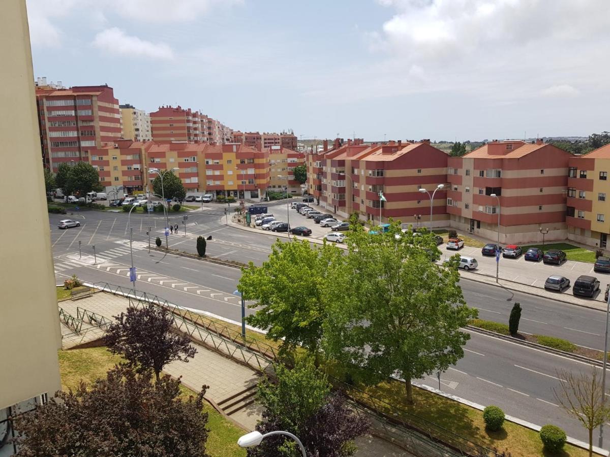 Apartamento Enjoy Lisbon Cascais Sintra 1200 Metres To Metro Blue Line Sintra Rail Line Free Parking Amadora Exterior foto