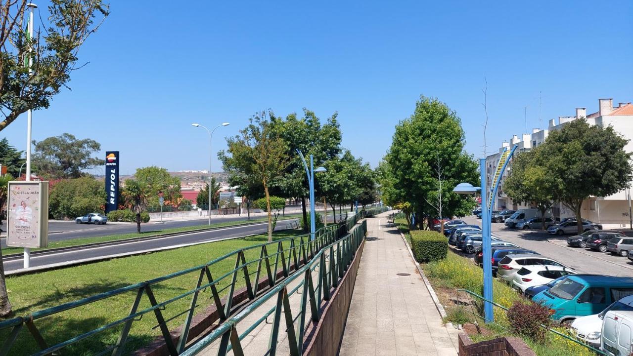 Apartamento Enjoy Lisbon Cascais Sintra 1200 Metres To Metro Blue Line Sintra Rail Line Free Parking Amadora Exterior foto