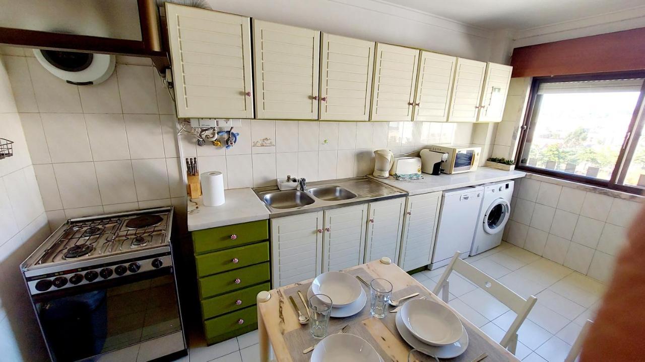 Apartamento Enjoy Lisbon Cascais Sintra 1200 Metres To Metro Blue Line Sintra Rail Line Free Parking Amadora Exterior foto