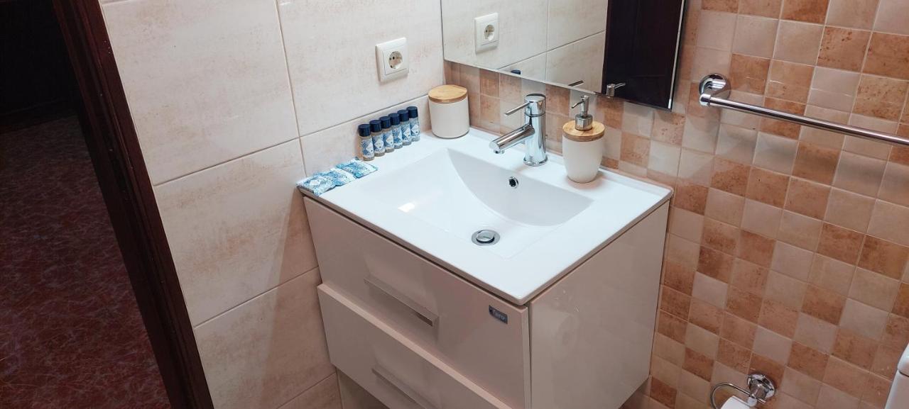 Apartamento Enjoy Lisbon Cascais Sintra 1200 Metres To Metro Blue Line Sintra Rail Line Free Parking Amadora Exterior foto