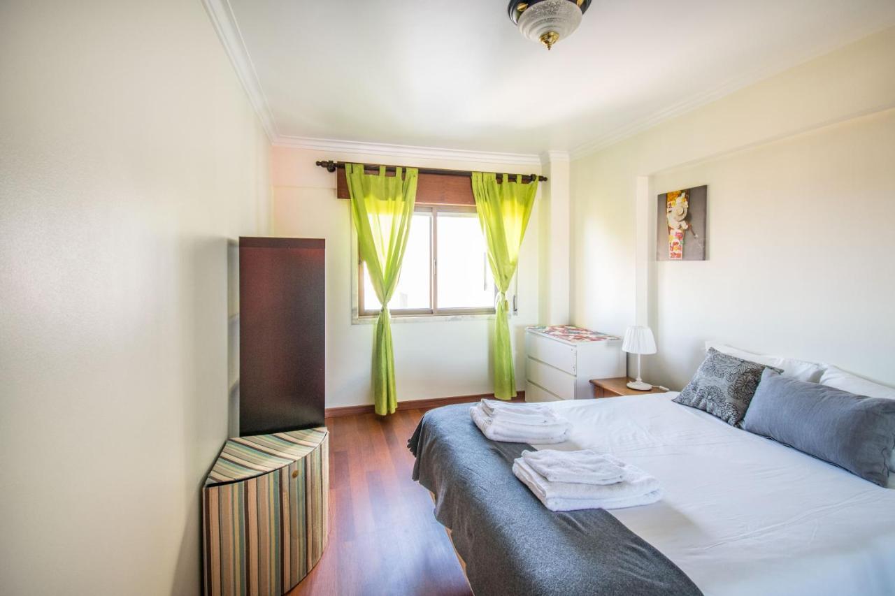 Apartamento Enjoy Lisbon Cascais Sintra 1200 Metres To Metro Blue Line Sintra Rail Line Free Parking Amadora Exterior foto
